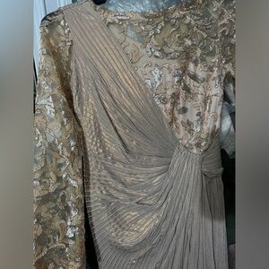 Tadashi Shoji Draped Sequin Lace Pin Tuck Bodice High Front Slit Gown XS S Small